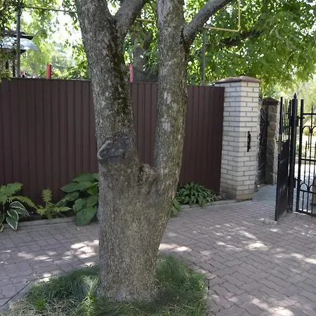 Апартаменти В Будиночку Біля Софіївського Парка Uman Exterior photo