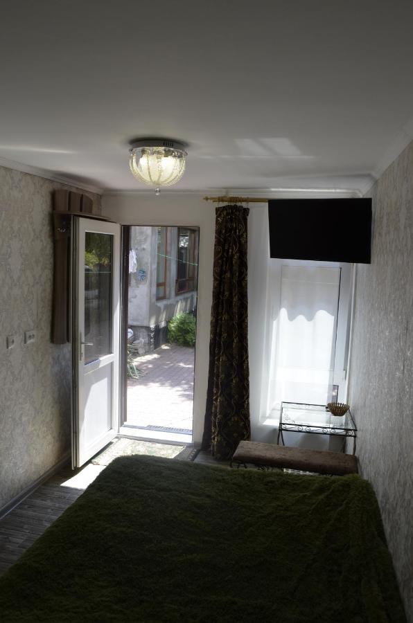 Apartment в будиночку біля софіївського парка *
