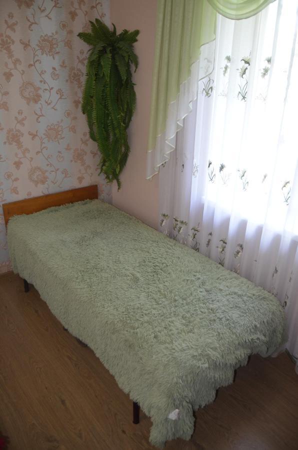 в будиночку біля софіївського парка Apartment *