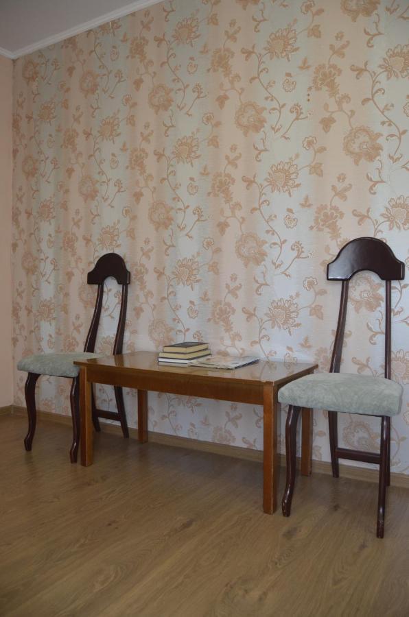 в будиночку біля софіївського парка Apartment Uman