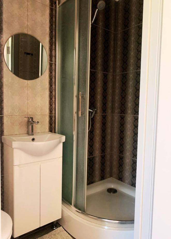 в будиночку біля софіївського парка Apartment *